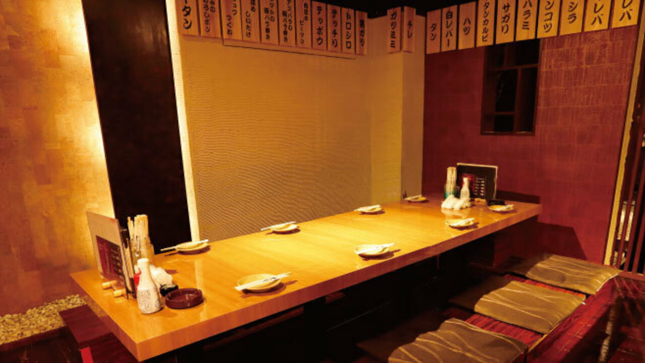 博多 野菜巻き串ともつ焼き けむり 浦和本店の事業内容の写真4枚目