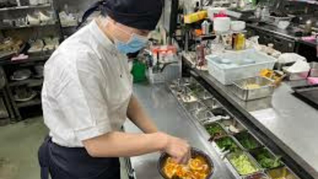 手延べうどん むぎの里.で働く人の写真1枚目