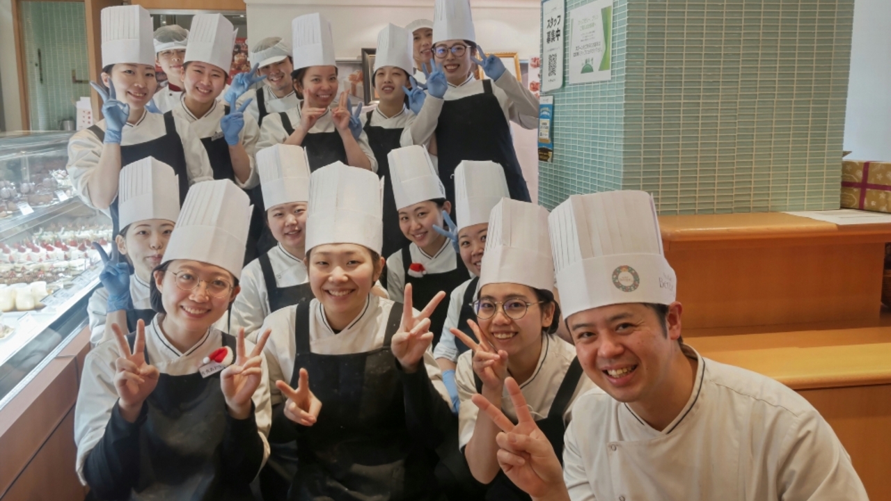 ベルグの4月で働く人の写真1枚目