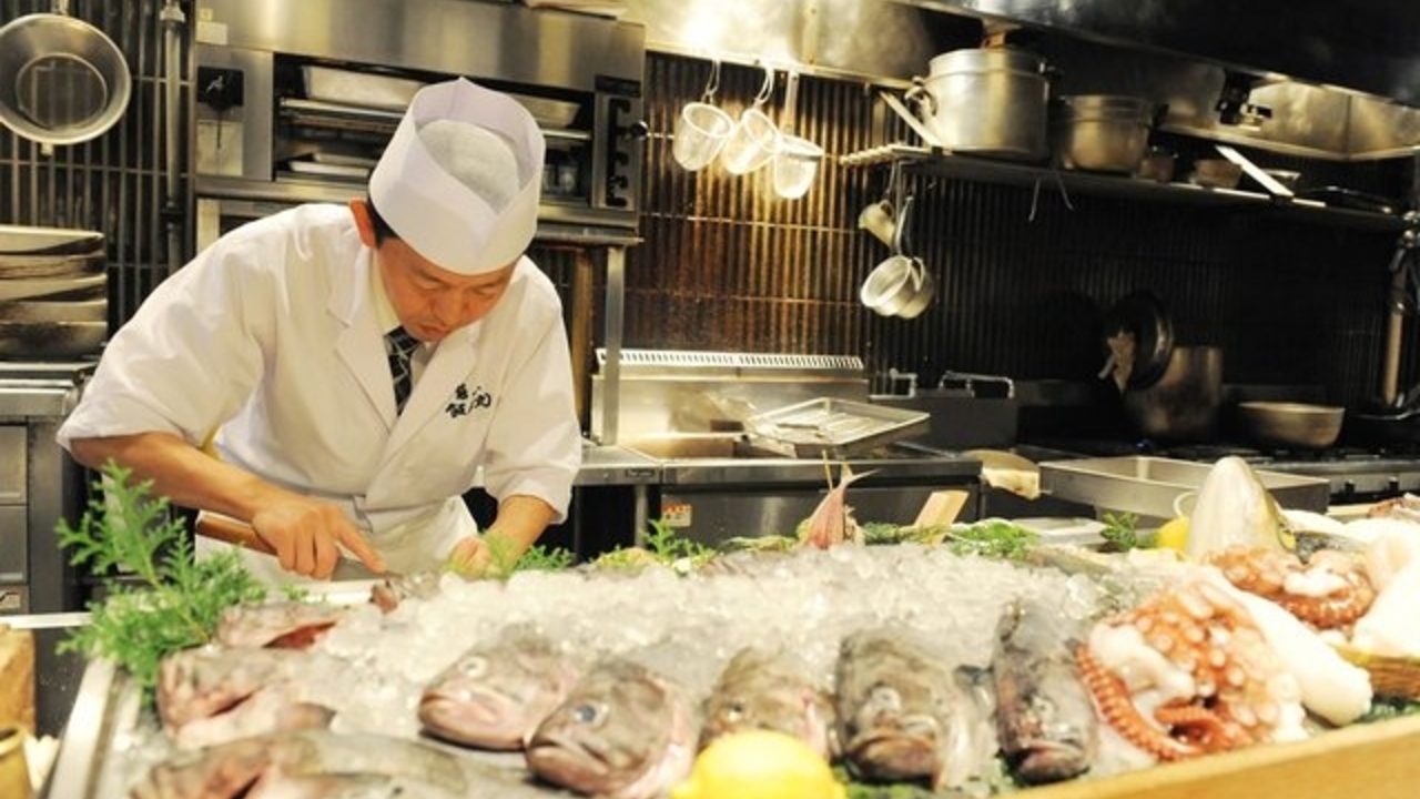 鮨あしべで働く人の写真1枚目