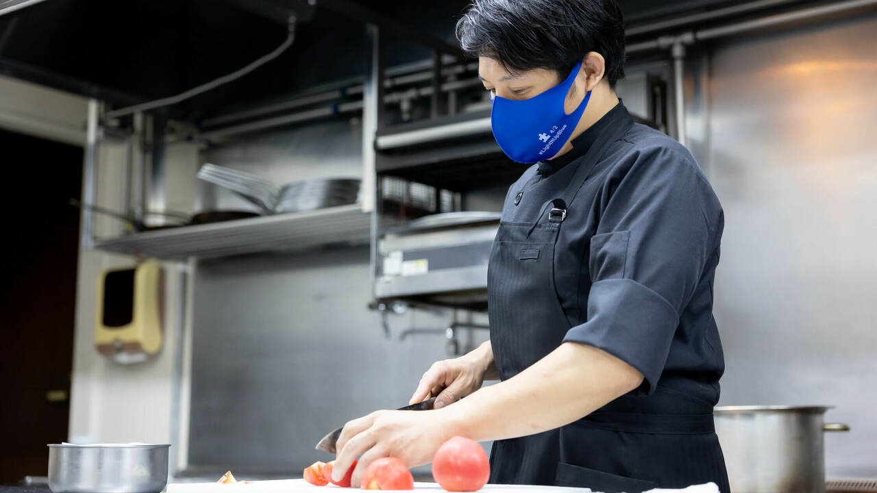 湖畔の宿支笏湖　丸駒温泉旅館で働く人の写真4枚目
