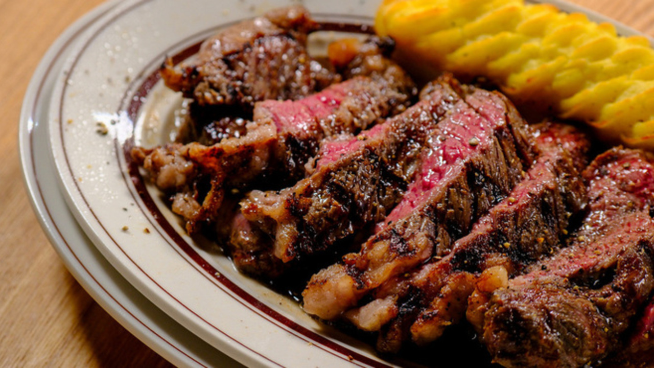 恵比寿ビストロ 猫も杓子もの事業内容の写真1枚目