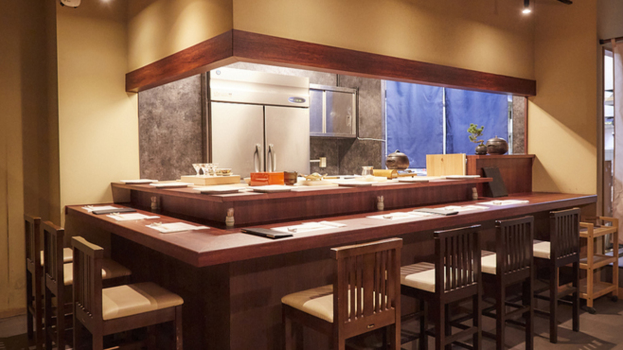 博多 鮨 さかなで働く人の写真2枚目