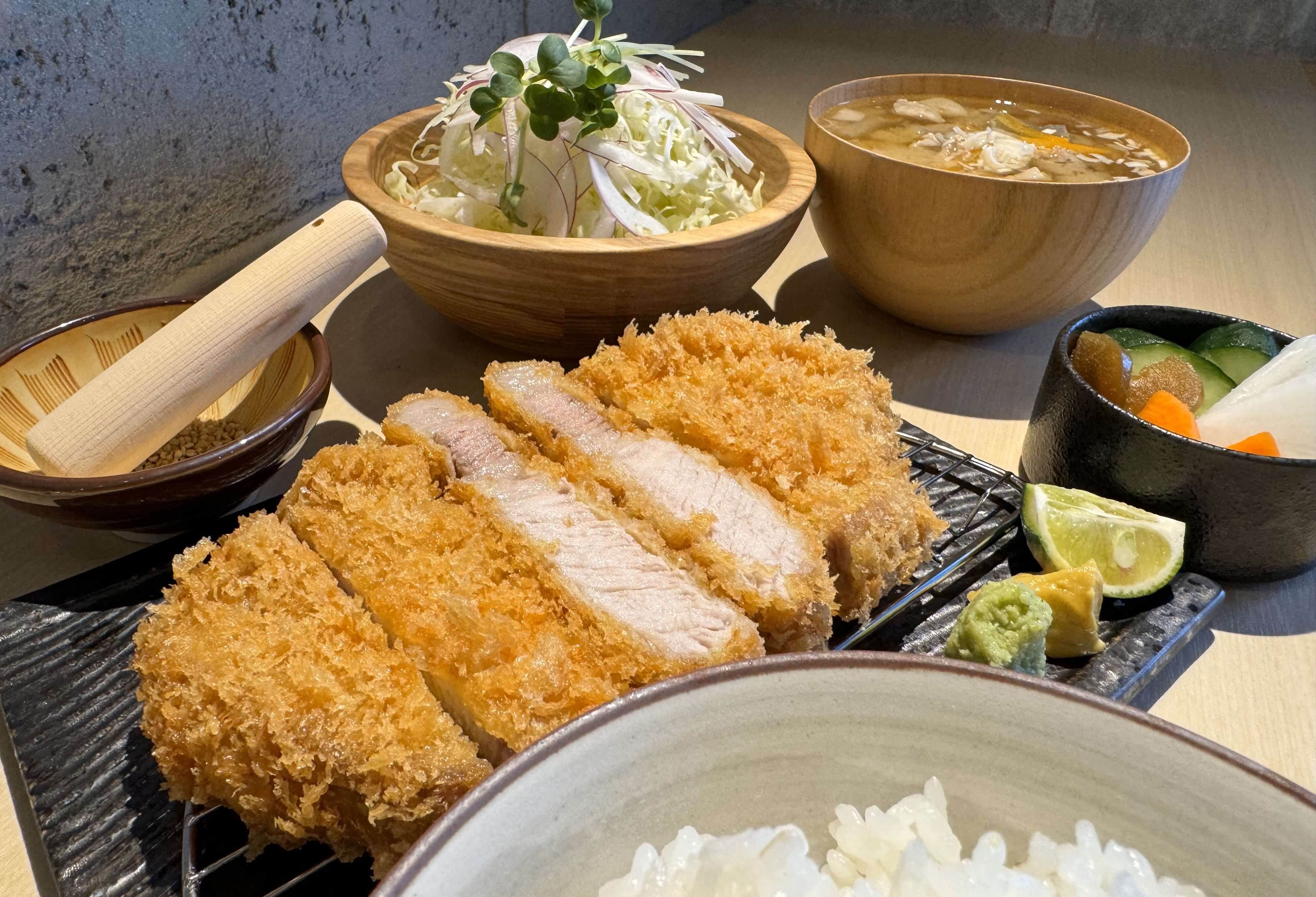 手塚地所株式会社-西神田とんかつ九六喜 1枚目