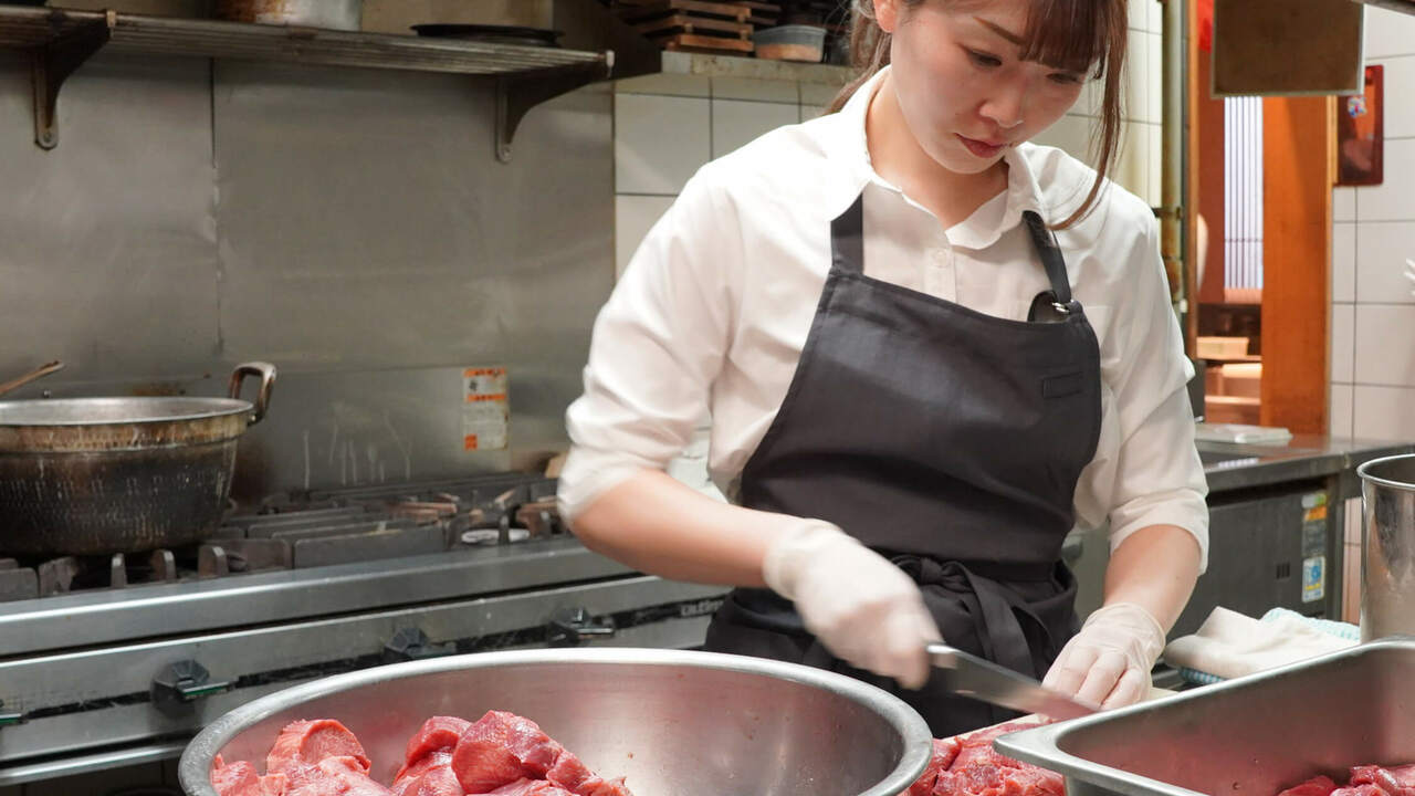 牛たん伊地知で働く人の写真2枚目