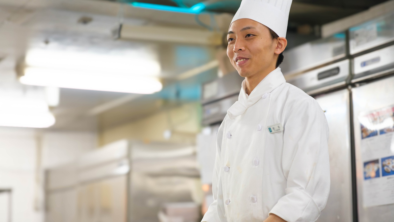 リザンシーパークホテル谷茶ベイで働く人の写真3枚目