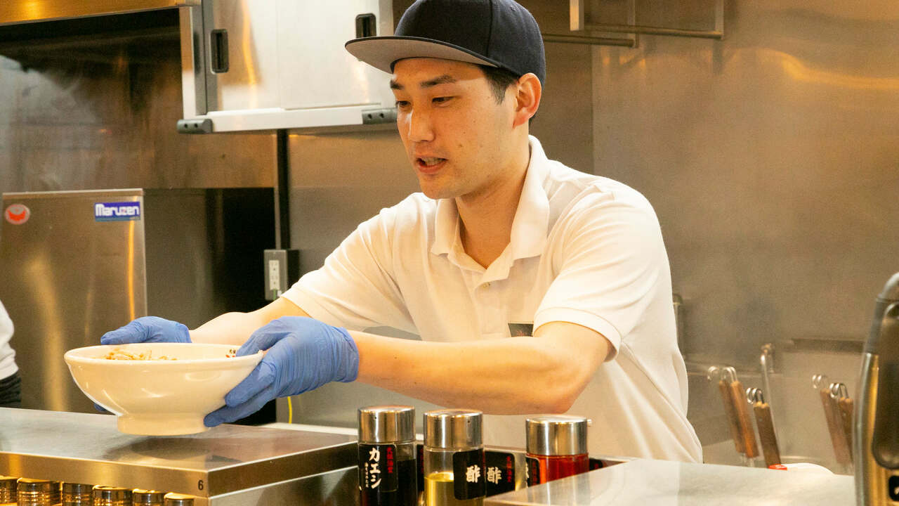 元祖油堂で働く人の写真2枚目