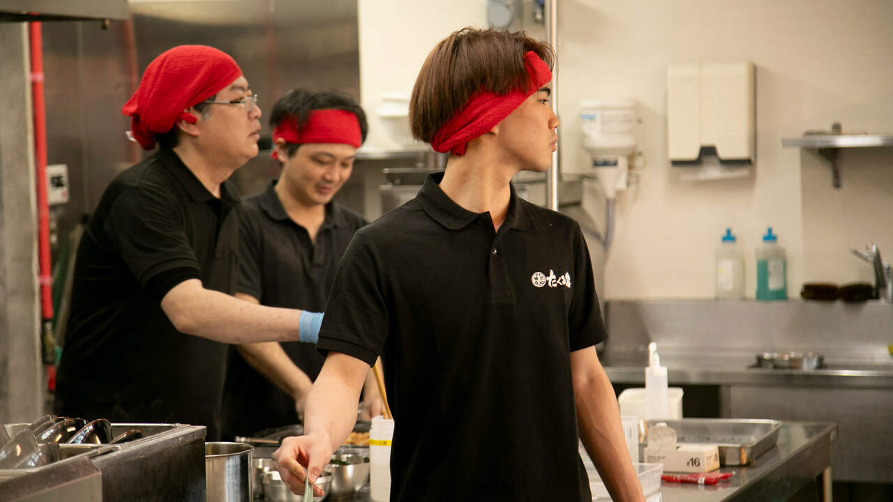 たくみ家で働く人の写真1枚目