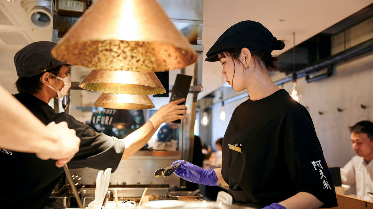 AFURI 辛紅で働く人の写真3枚目