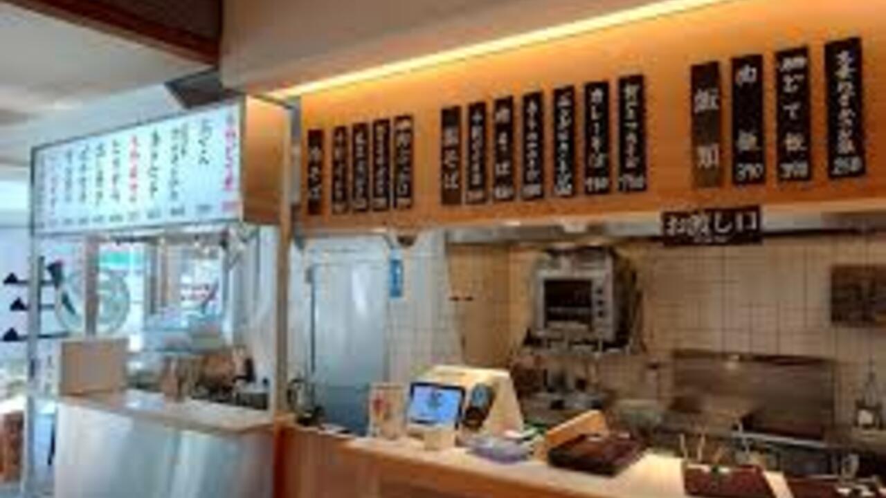 旭町スタンドで働く人の写真1枚目