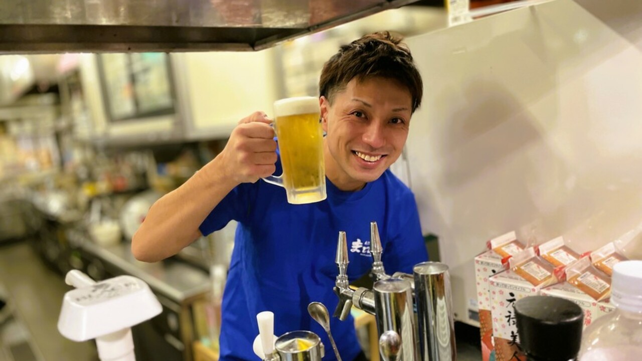 大衆屋台酒場 まじめやで働く人の写真1枚目