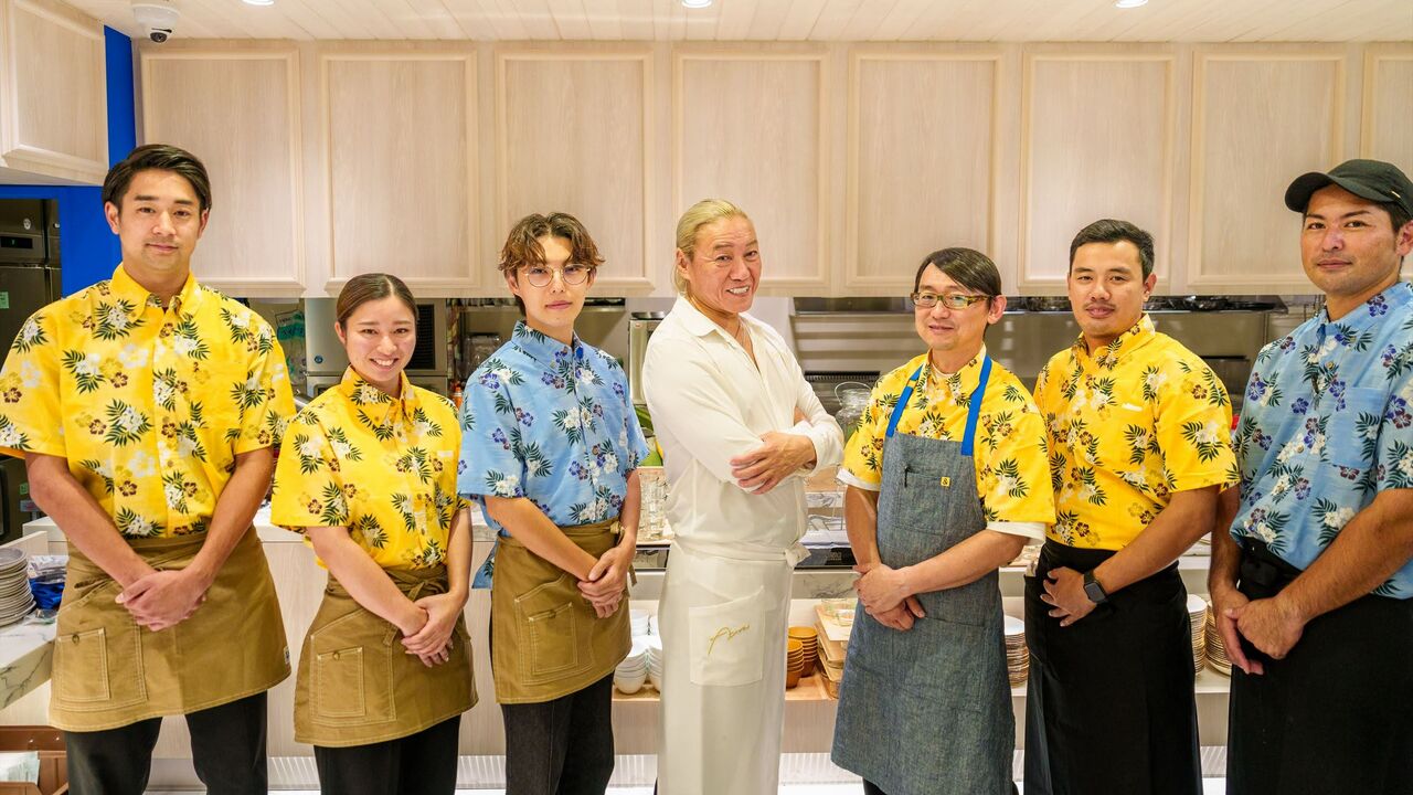 パスタハウス庭で働く人の写真1枚目