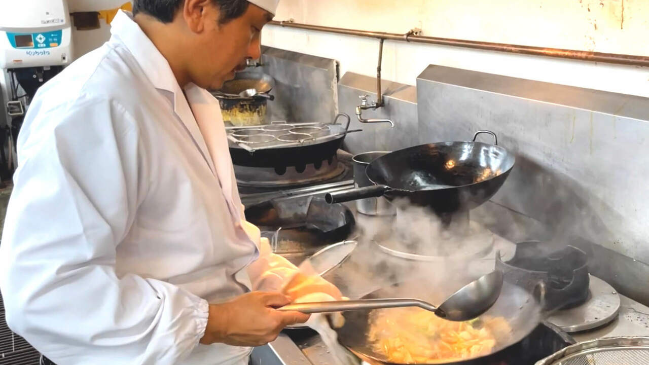 群馬ロイヤルホテルで働く人の写真1枚目