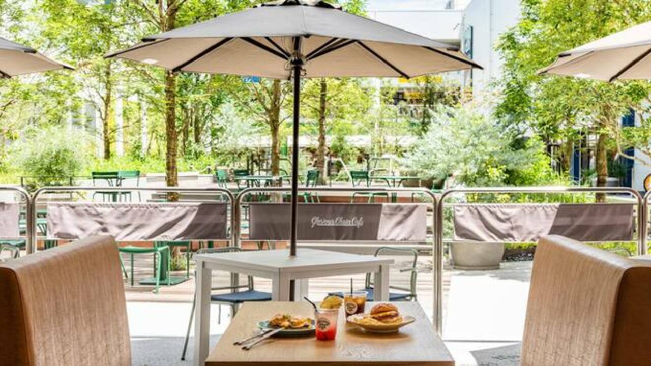 Glorious Chain Cafe Yokohama Baysideの事業内容の写真3枚目