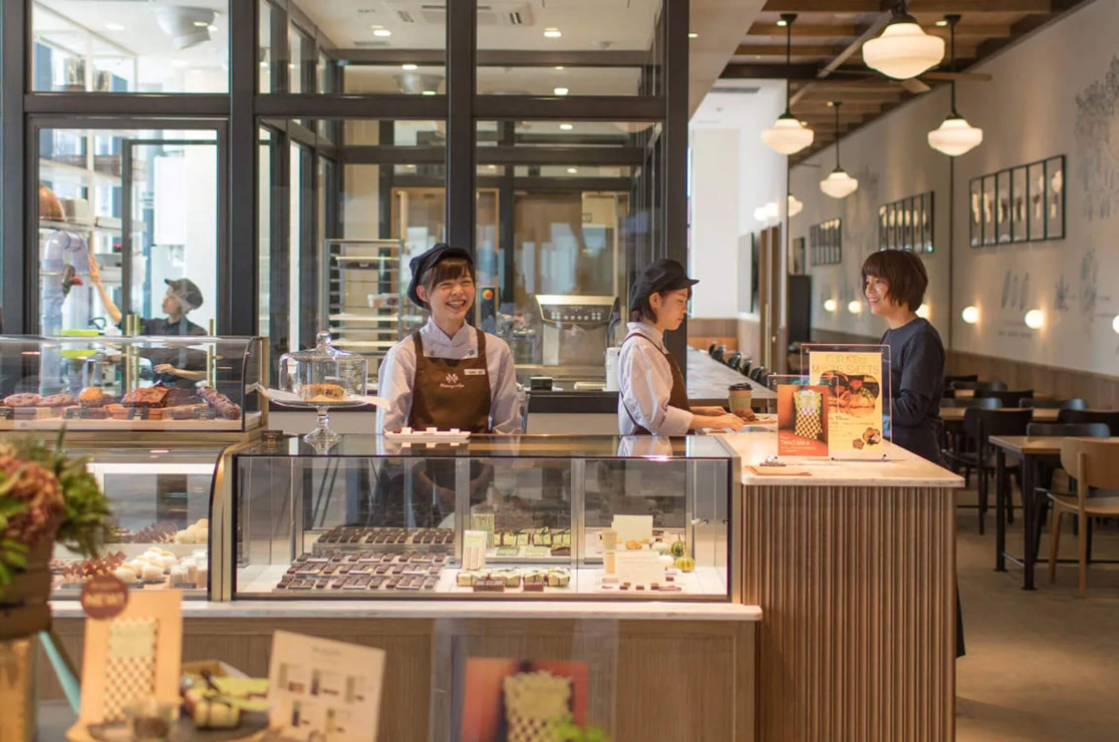 学校法人福岡安達学園-専門学校　福岡ビジョナリーアーツ 1枚目