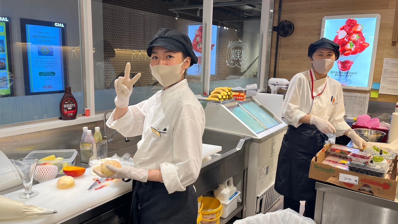 本部で働く人の写真1枚目