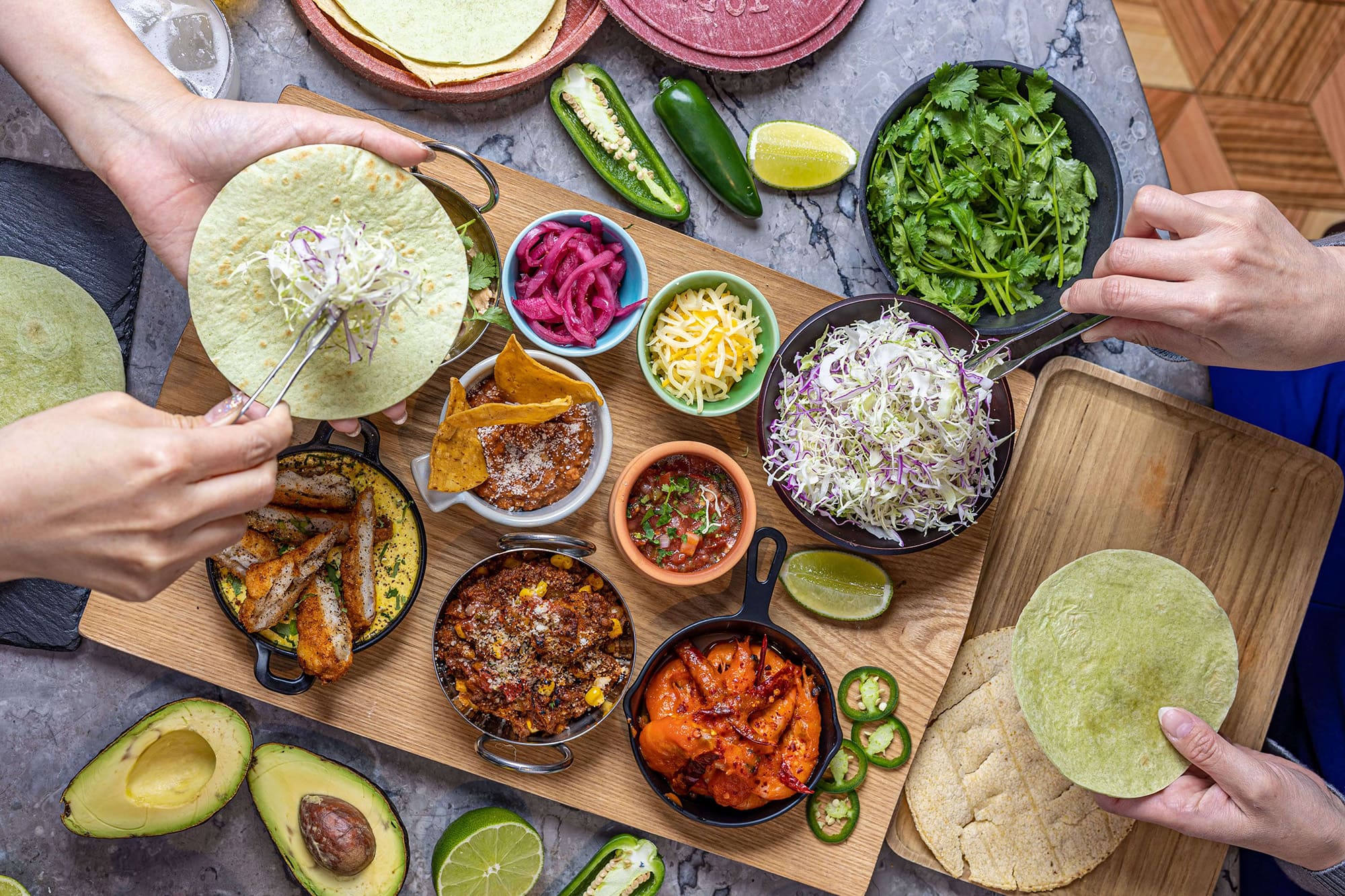 株式会社HUGE-Molé TAQUERIA Y BAR 3枚目