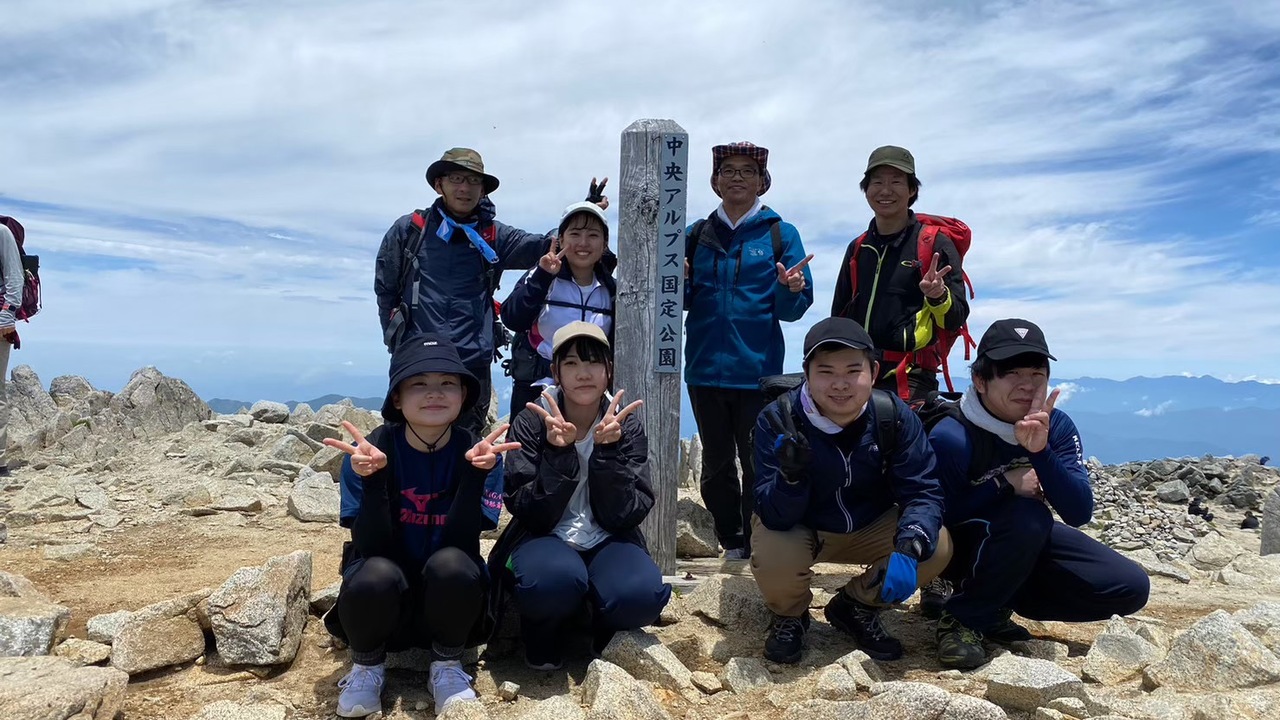 駒ヶ岳サービスエリア下り線　レストランこまがねで働く人の写真1枚目