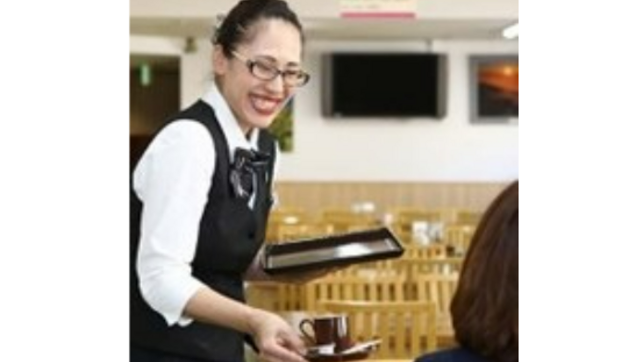 駒ヶ岳サービスエリア下り線　レストランこまがねで働く人の写真2枚目