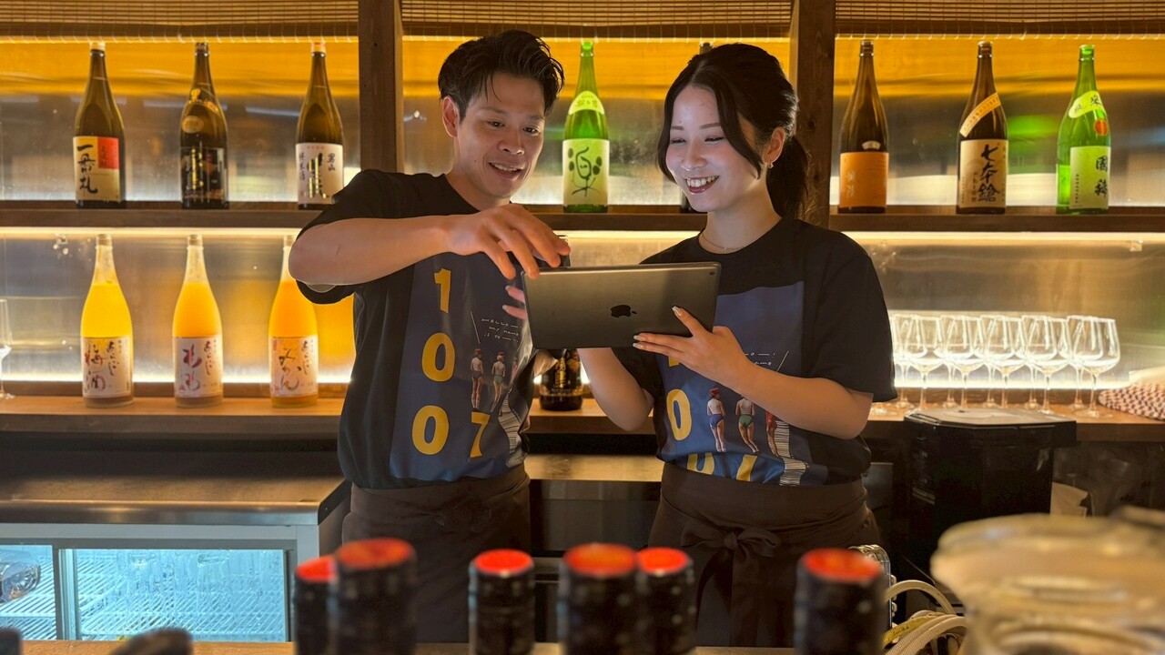 肉屋の台所で働く人の写真1枚目