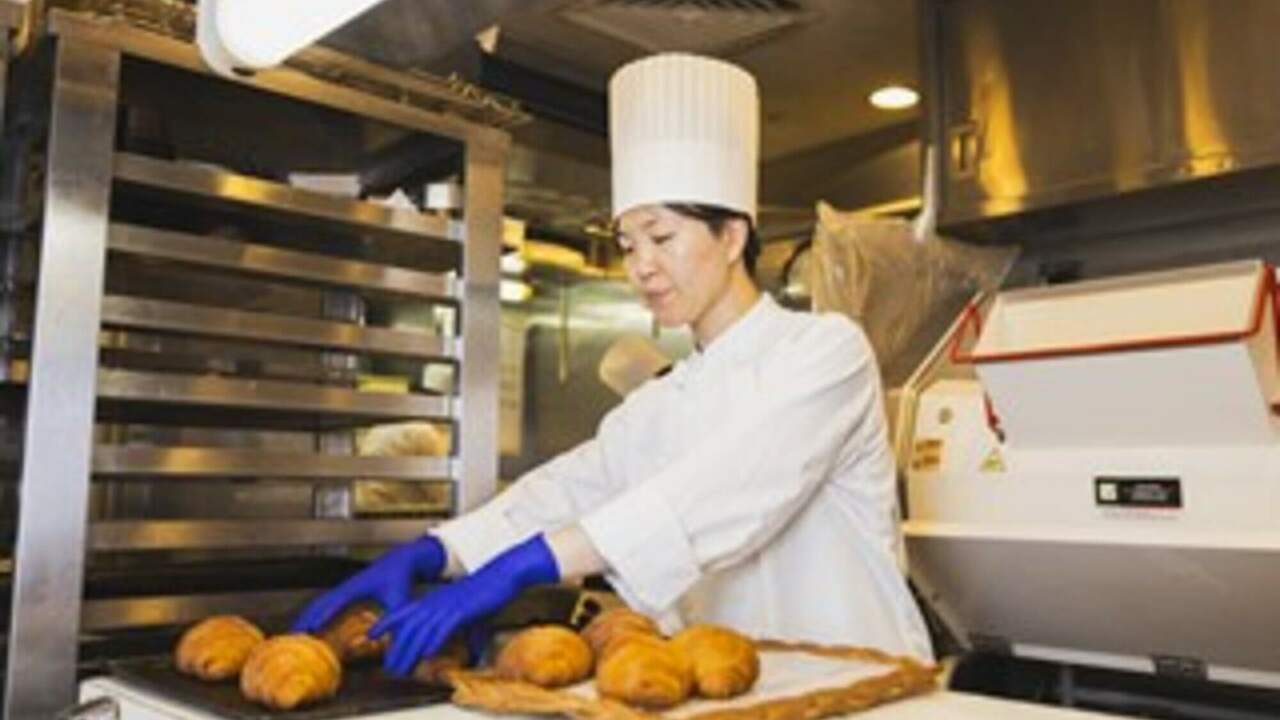 AUX BACCHANALESで働く人の写真3枚目