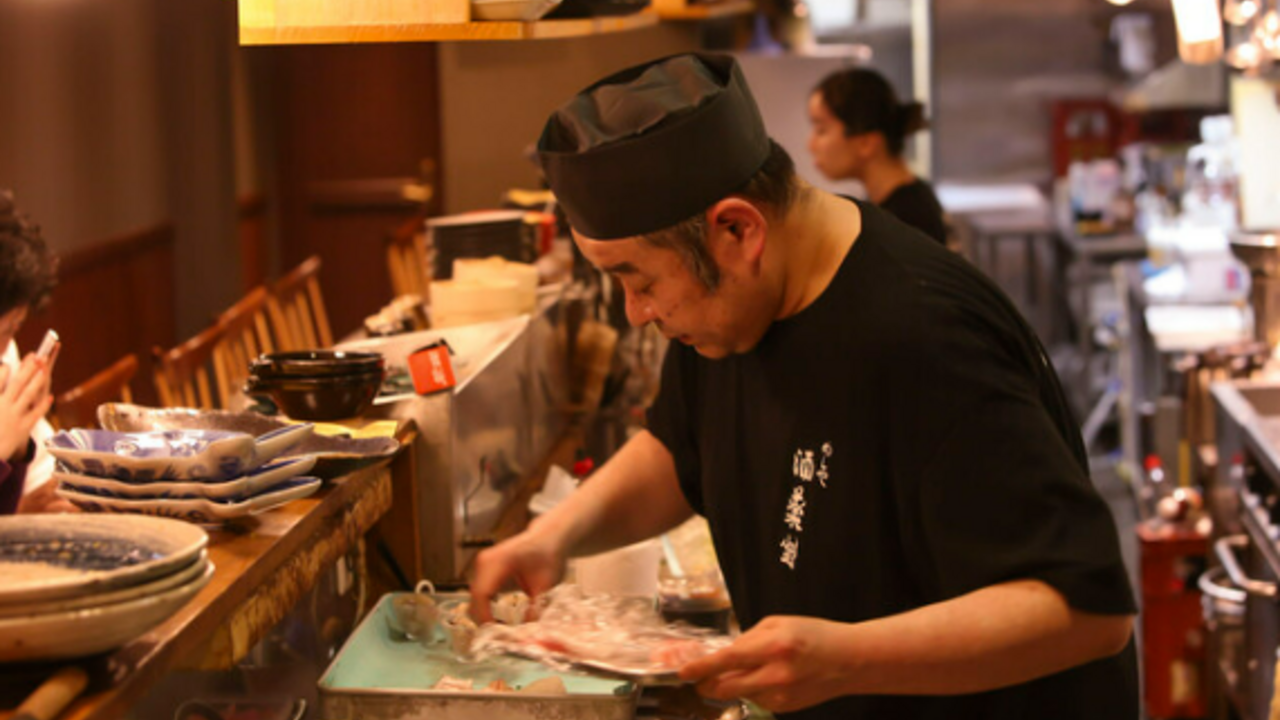 めしや 酒薬坐で働く人の写真2枚目