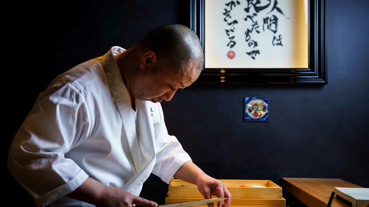 麻布 黒しゃりで働く人の写真1枚目