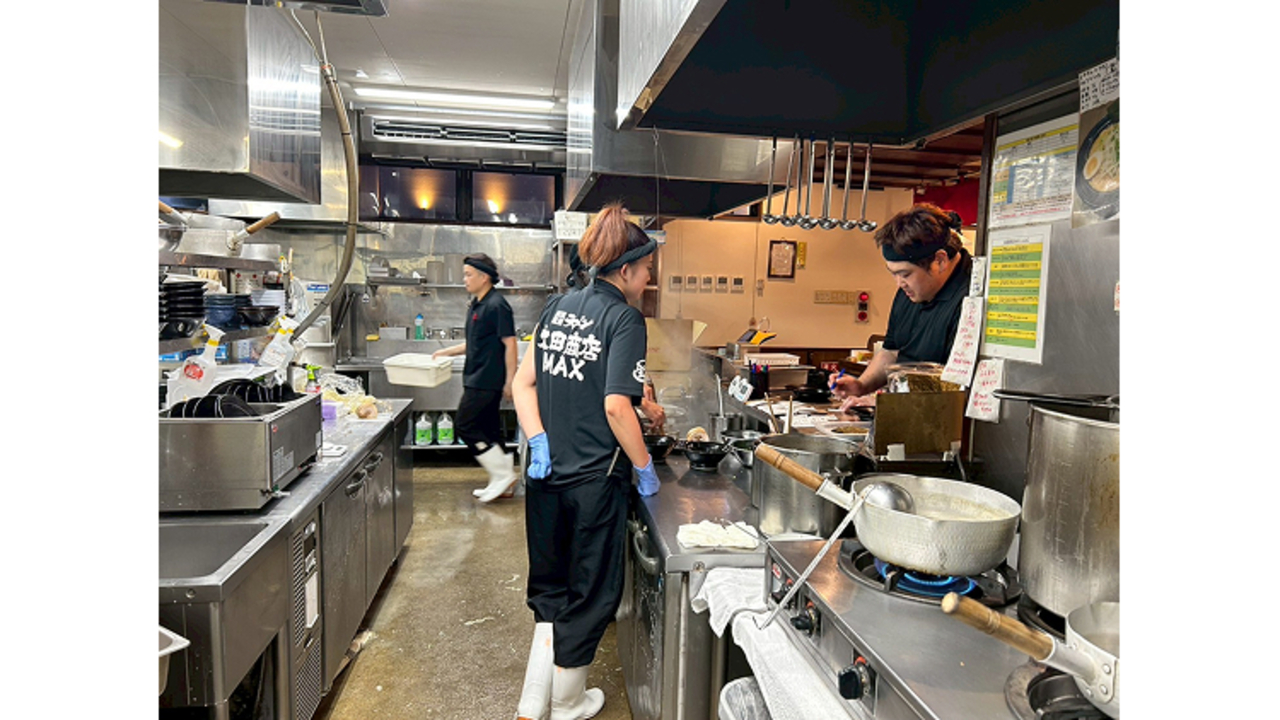 太田商店で働く人の写真2枚目