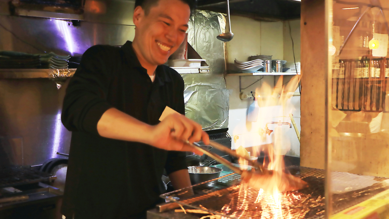 藁焼きと熟成肉 藁蔵 ～wakura～ で働く人の写真2枚目