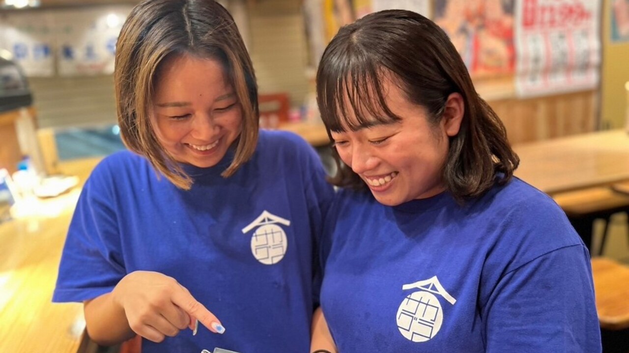 サカグラで働く人の写真1枚目