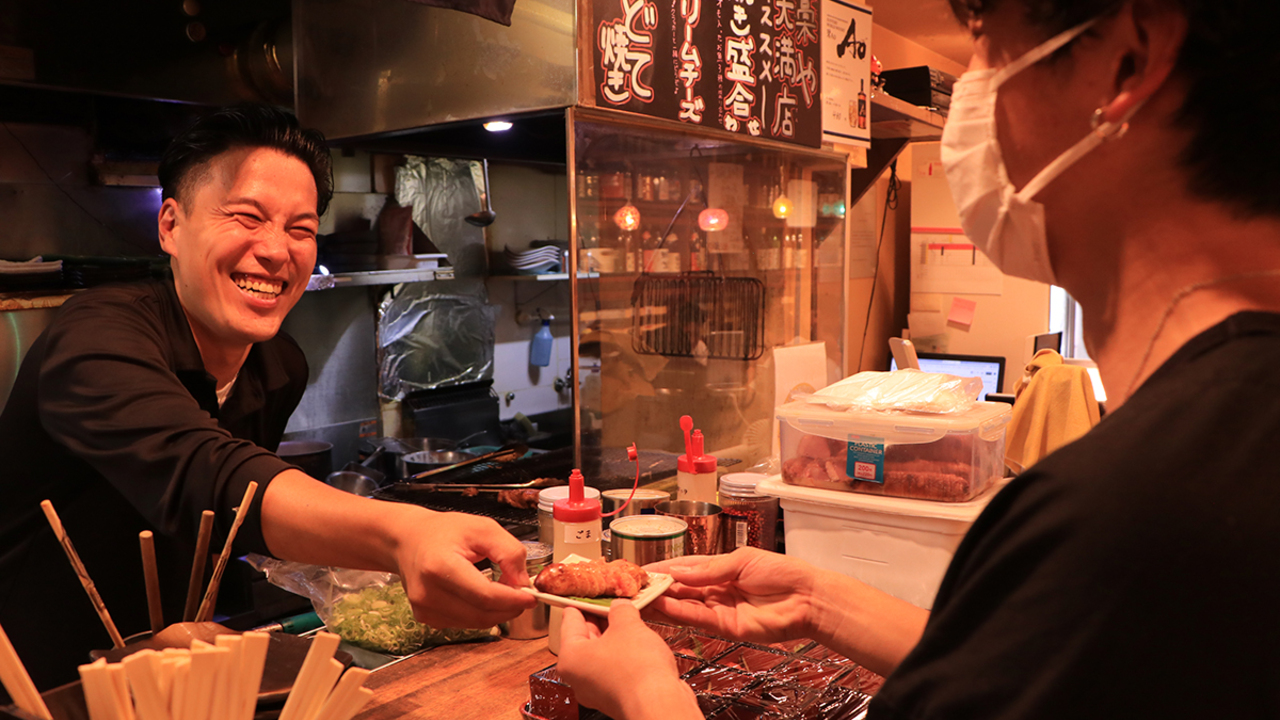 鍛冶二丁で働く人の写真1枚目