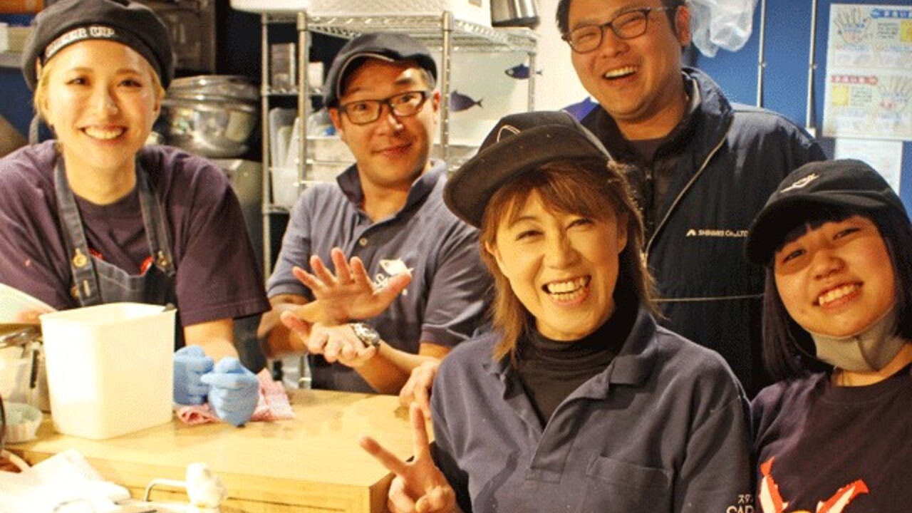 とろ鯖で働く人の写真1枚目