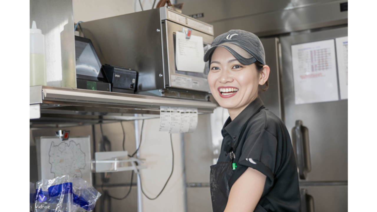 宅配とんかつ ひでかつで働く人の写真4枚目