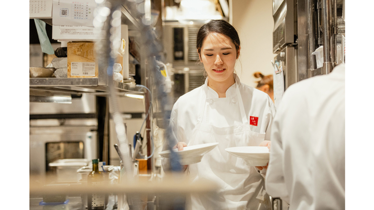 CÉ LA VI TOKYOで働く人の写真1枚目