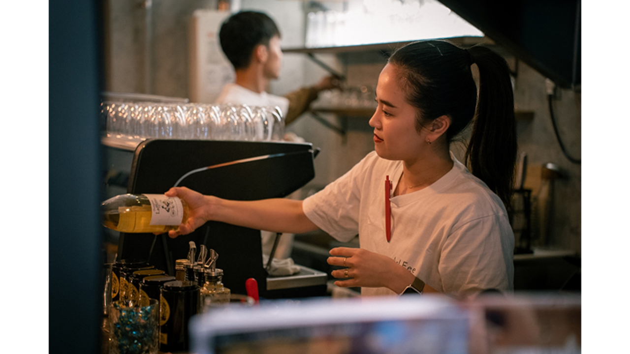 Arl Eeeで働く人の写真2枚目