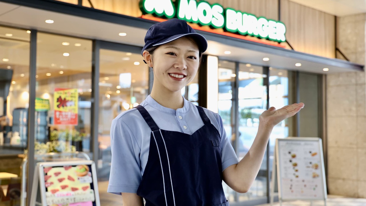 モスバーガーで働く人の写真1枚目