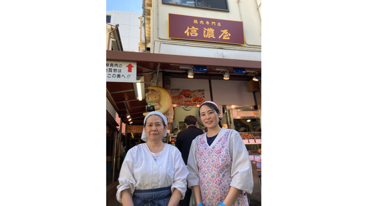 鶏肉専門店信濃屋で働く人の写真2枚目