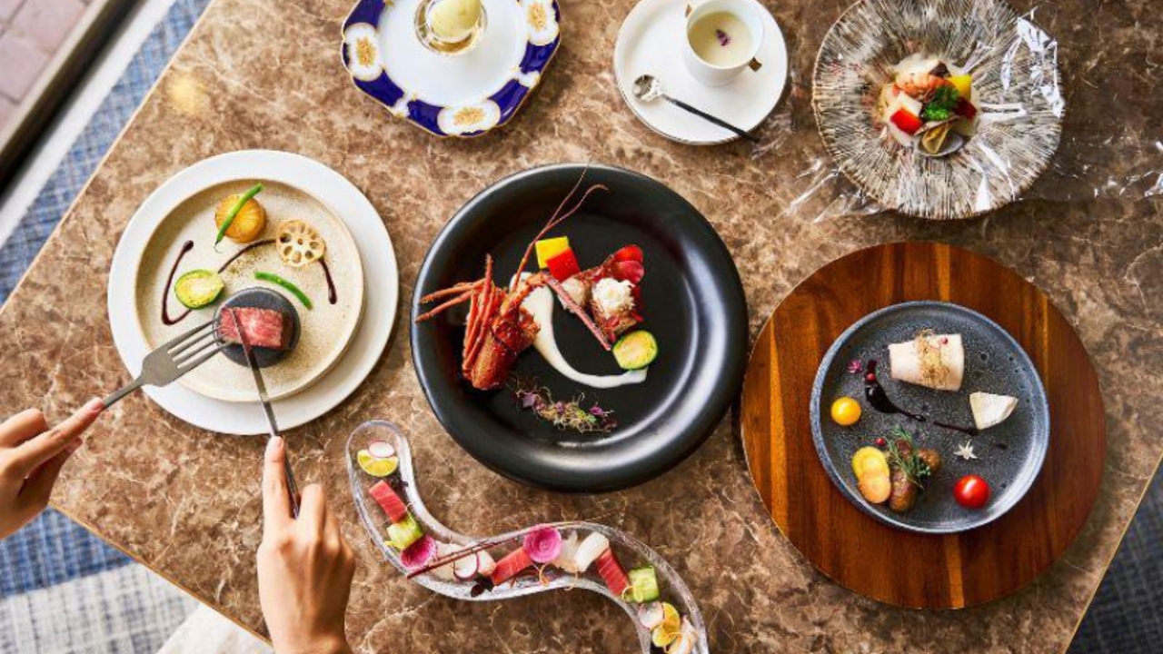 花いろどりの宿 花游で働く人の写真1枚目