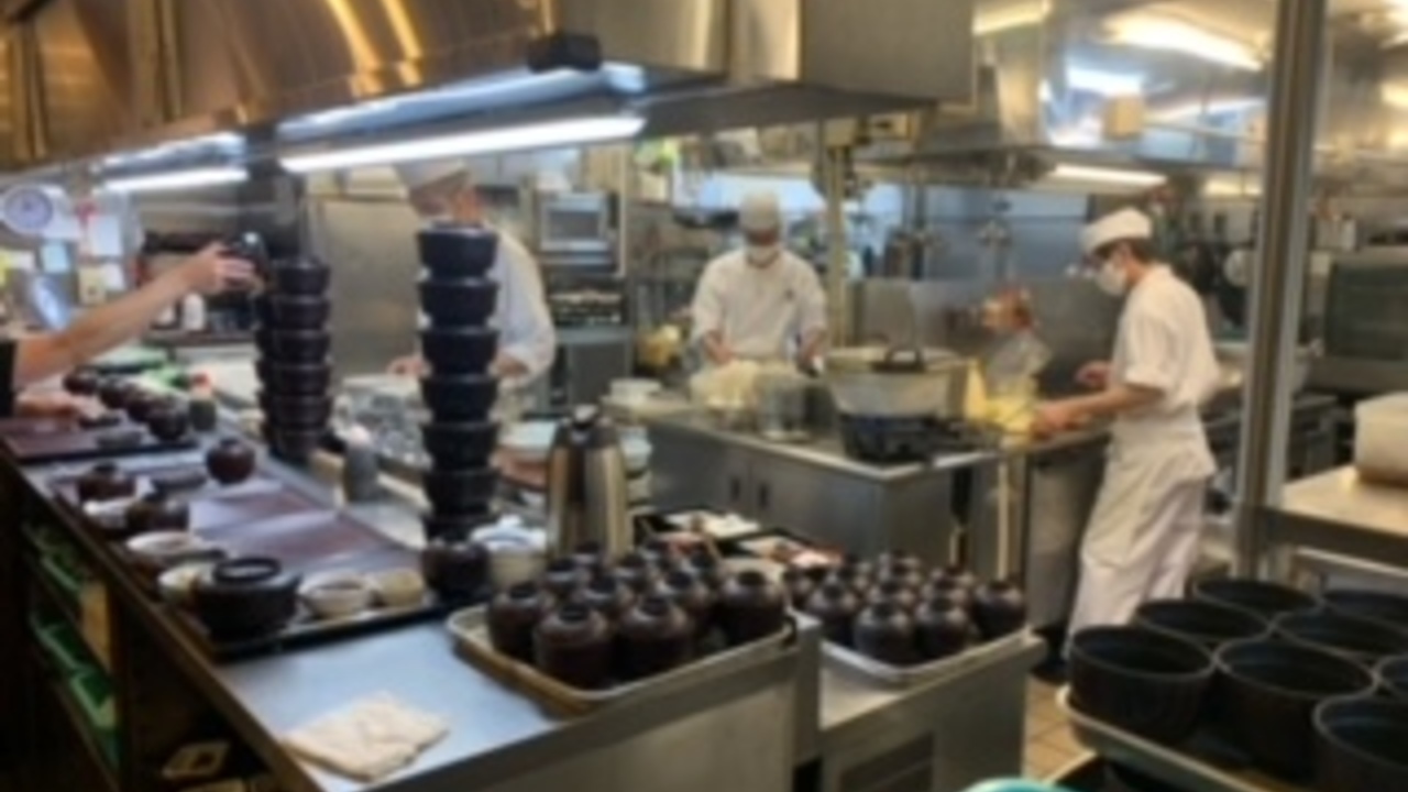 やえす初藤で働く人の写真1枚目