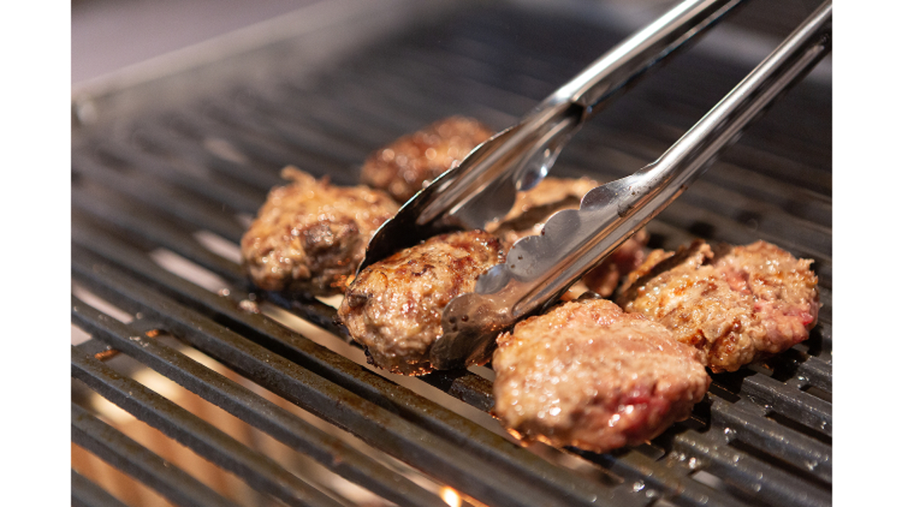 挽肉屋 神徳の事業内容の写真2枚目