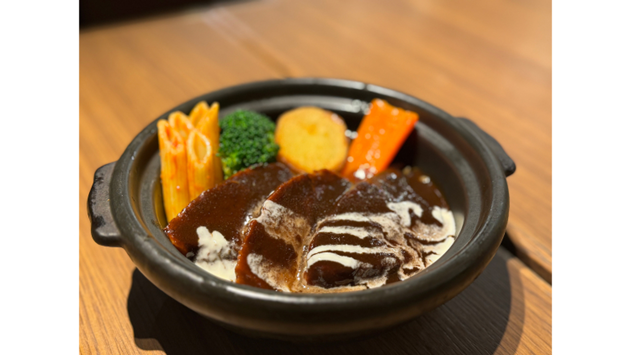 洋食屋伊勢十で働く人の写真1枚目