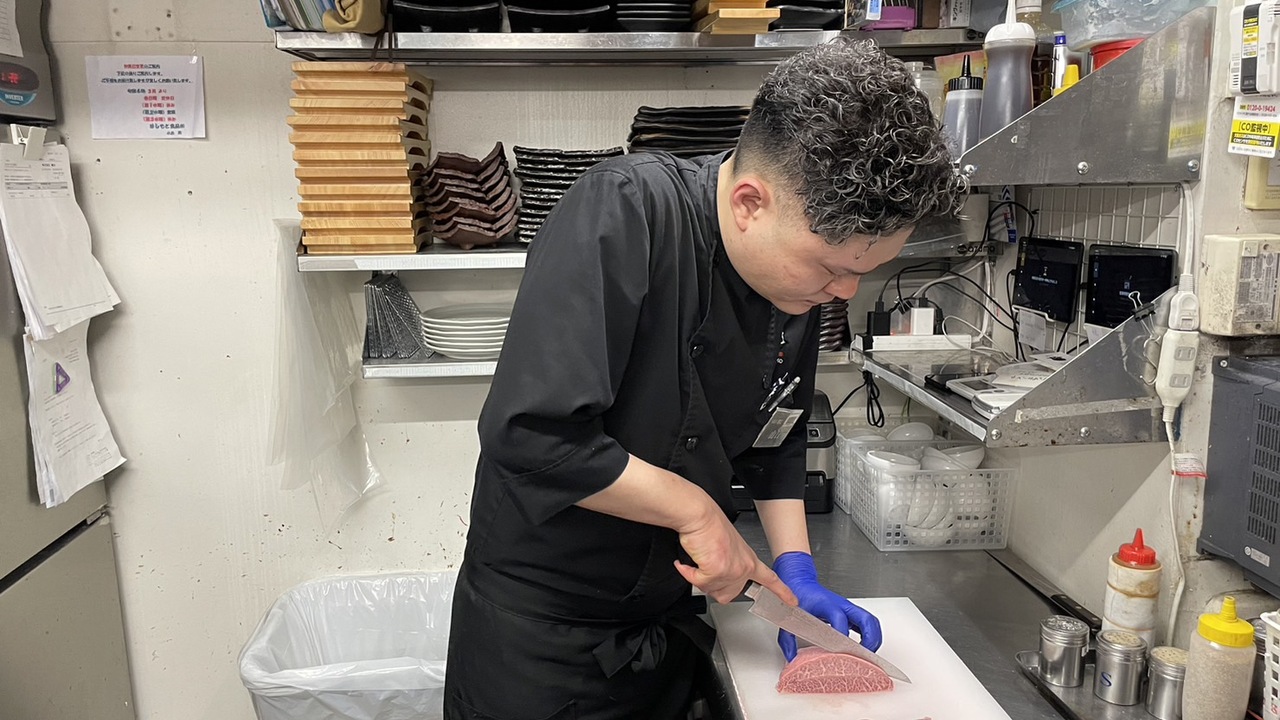 炭火焼肉 牛いち で働く人の写真1枚目