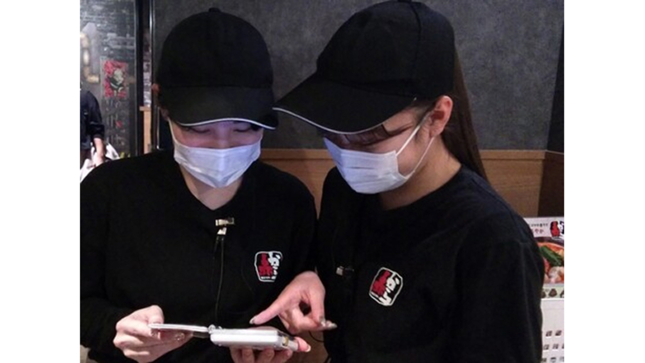 赤からで働く人の写真3枚目