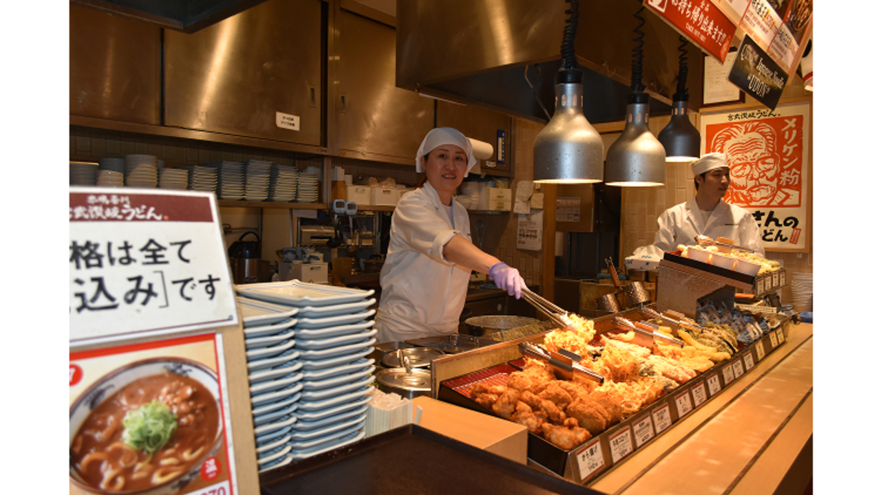 宮武讃岐うどんで働く人の写真3枚目