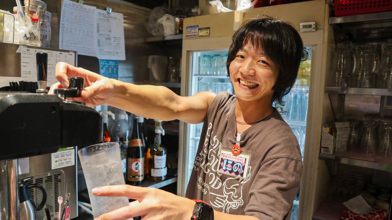 元祖手羽先唐揚　風来坊で働く人の写真1枚目