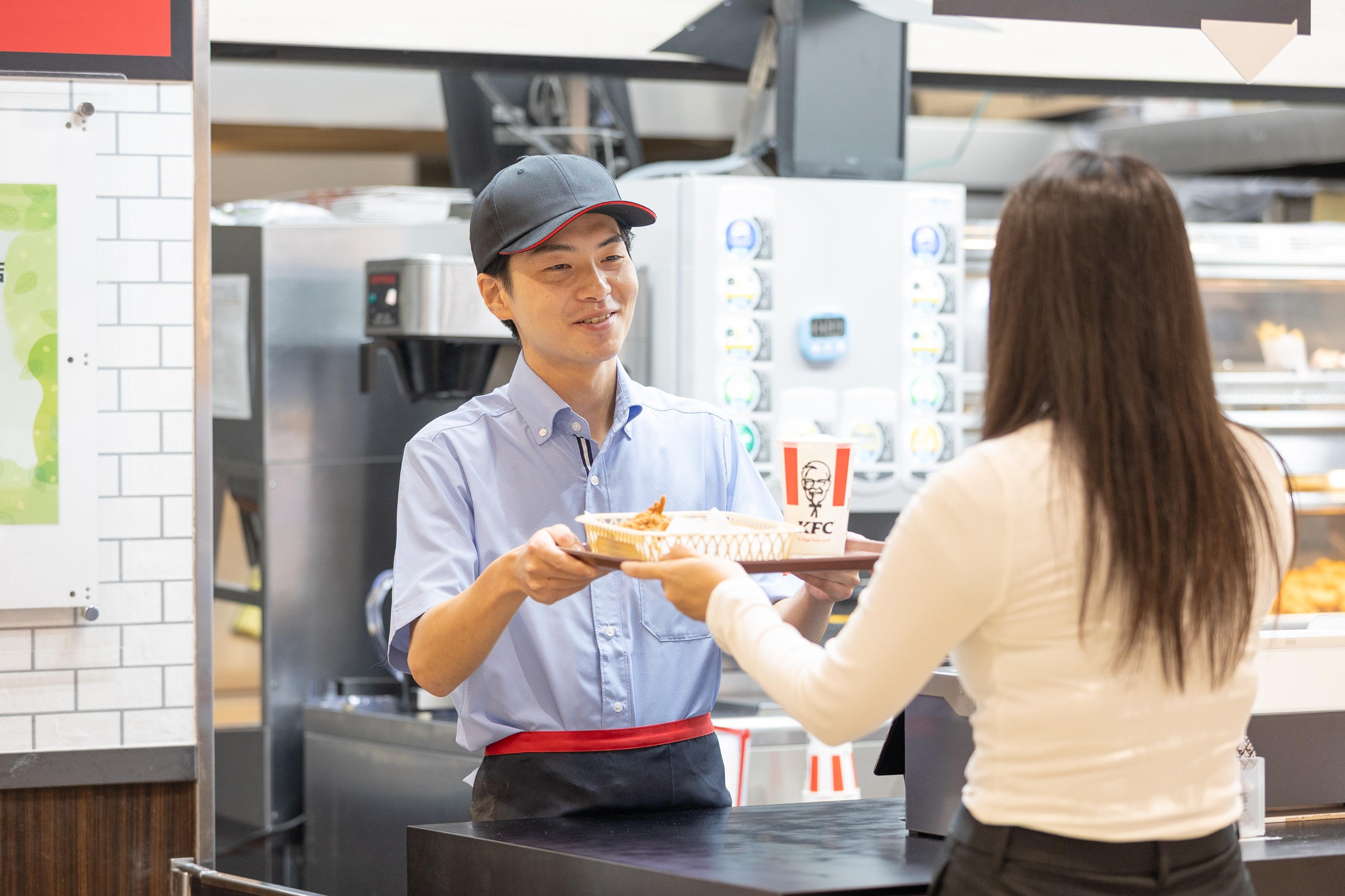 株式会社シー・オー・エム-ケンタッキー・フライド・チキン 1枚目