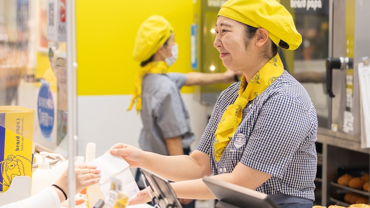 ビアードパパで働く人の写真1枚目