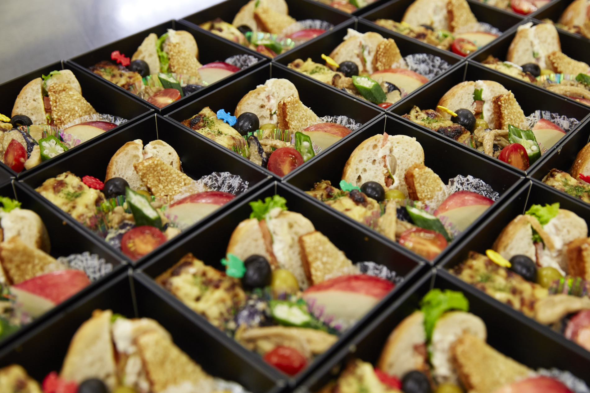 株式会社朝日エアポートサービス-朝日エアポートサービス　機内食工場 1枚目