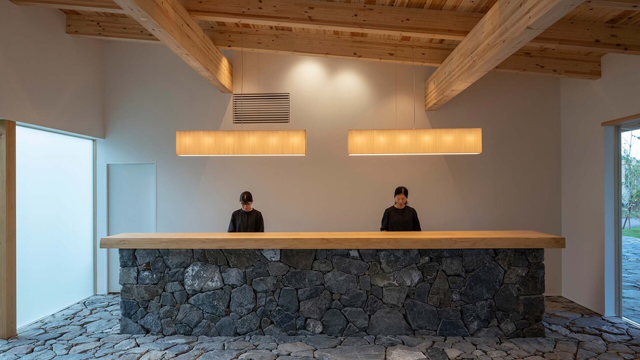 軽井沢T-SITEで働く人の写真1枚目