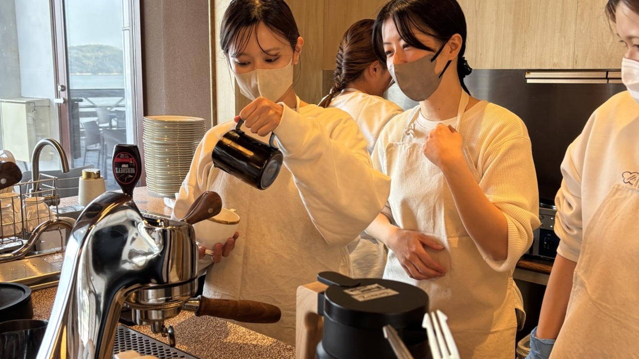 YUNAGI Cafeで働く人の写真3枚目